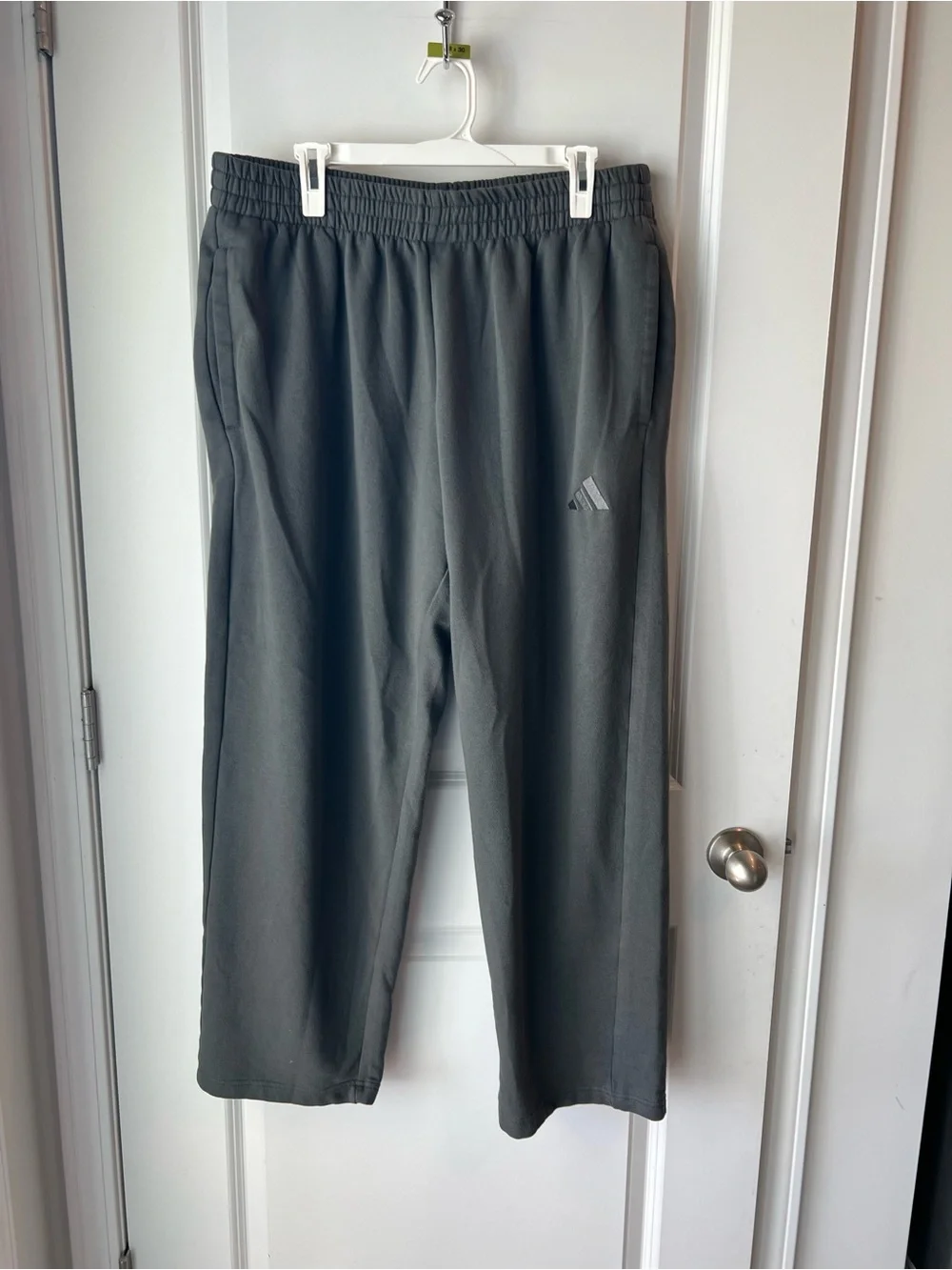 adidas men’s sweatpants. XL